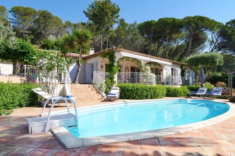 Villa Des Vignes image