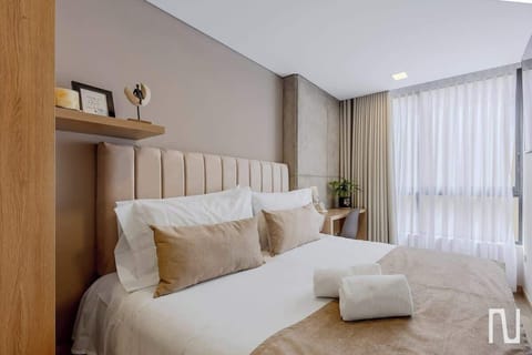 Studio, 1 Queen Bed, Kitchen, City View (Basilea 402) | 1 bedroom