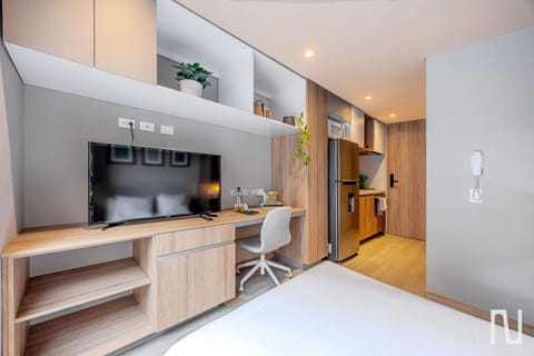 Apartment, 1 Queen Bed, Balcony, City View (Vivo52 407) | 1 bedroom