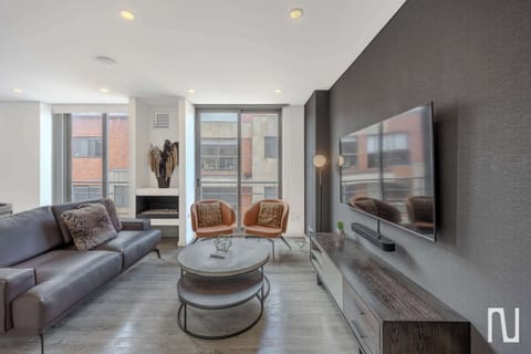 Apartment, Multiple Beds, Patio, City View (Balcones 502) | Living area