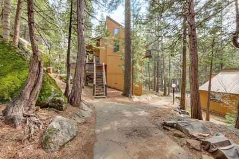 Shaver Lake Vacation Rental | 2BR | 2BA | 1,017 Sq Ft