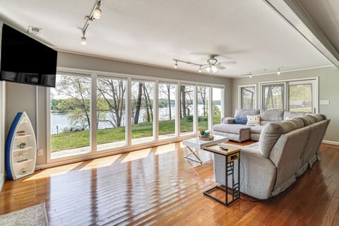 Harriman Vacation Rental | 5BR | 2.5BA | 3,600 Sq Ft