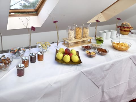 Daily buffet breakfast for a fee