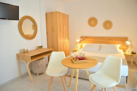 Superior Double Room, Sea View | In-room safe, iron/ironing board