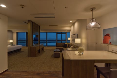 Studio Suite, 1 King Bed with Sofa bed, Kitchenette | 1 bedroom, pillowtop beds, in-room safe, desk