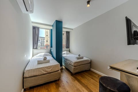 Bedroom with two single beds