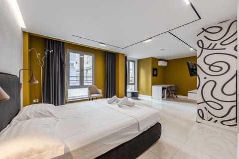 Bedroom with a double bed