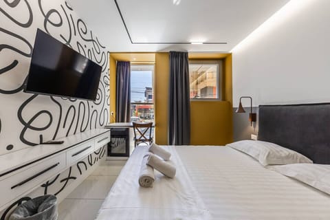 Bedroom with a double bed