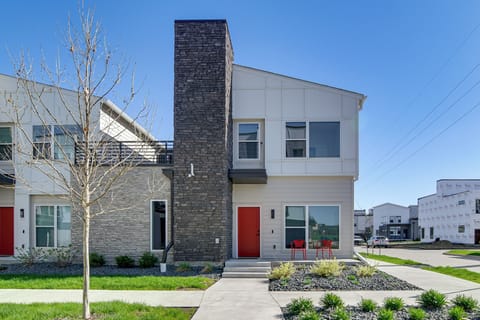 Apartment (3 Bedrooms) | Front of property