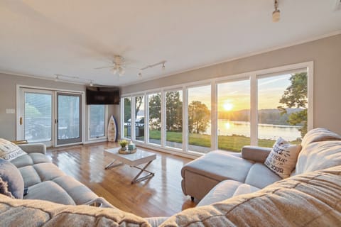 House (5 Bedrooms) | Front of property