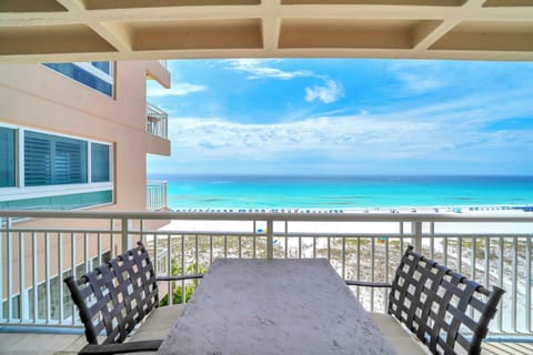 Incredible Balcony View from Destin Towers 83!
