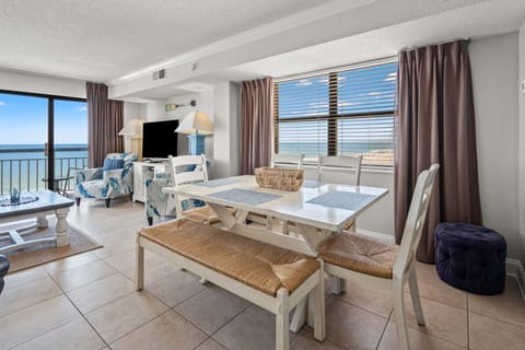 Furniture, Table, Building, Dining Room, Dining Table