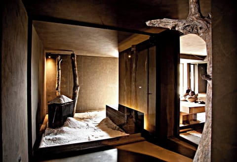 Turkish bath, body treatments, hot stone massages, deep-tissue massages