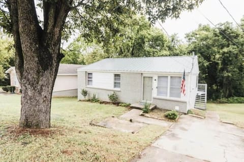 Welcome to Avondale Guest House—this charming exterior sets the tone for a comfortable and relaxed stay, tucked into a quiet neighborhood just minutes from all that Avondale has to offer.