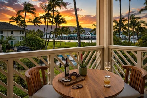 Covered lanai perfect for outdoor dining and enjoying incredible Big Island sunsets FVW-L21