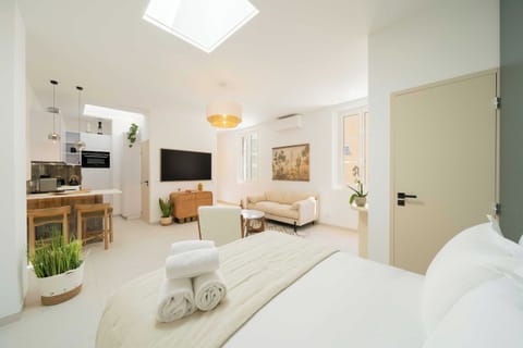 House | 1 bedroom, iron/ironing board, bed sheets