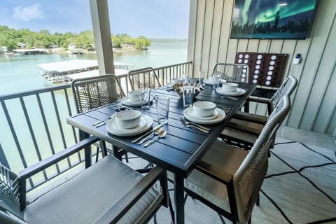 Patio with Lake Views and Stunning sunsets