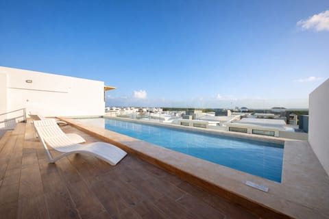 Pool area 