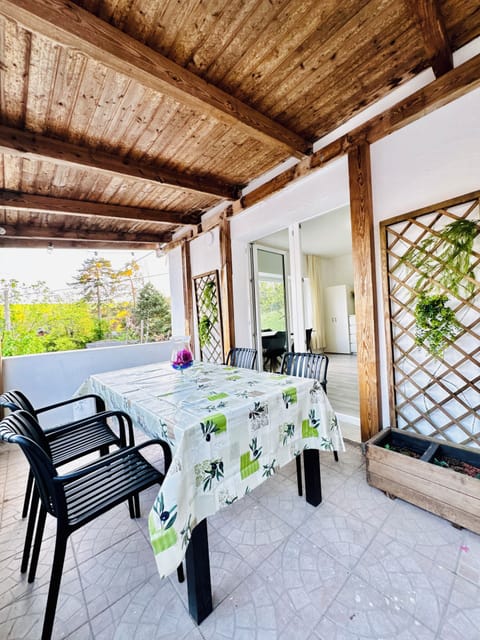 Basic Apartment | Balcony