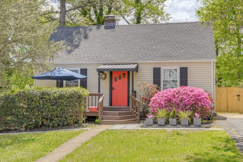 Falls Church Vacation Rental | 5BR | 3BA | 1,948 Sq Ft