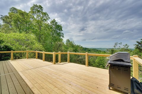 Byrdstown Vacation Rental | 4BR | 3BA | 2,112 Sq Ft