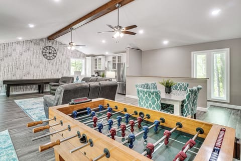 Byrdstown Vacation Rental | 5BR | 3BA | 3,100 Sq Ft | Stairs Required