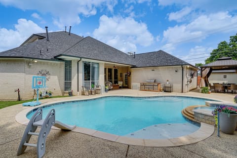 Bedford Vacation Rental | 4BR | 3.5BA | 3,855 Sq Ft
