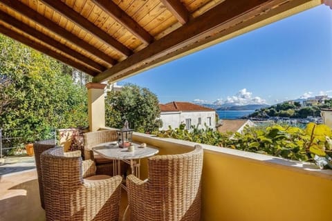 Villa | Outdoor dining