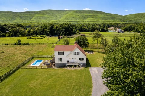 7+ private acres of horse paddocks with Catskill views