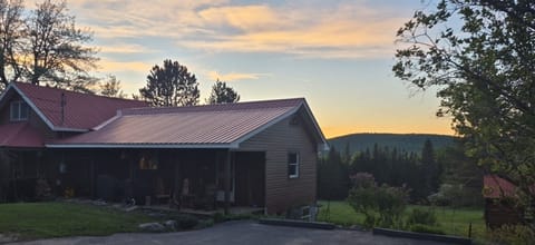 2660.jpg Our mountain escape!
