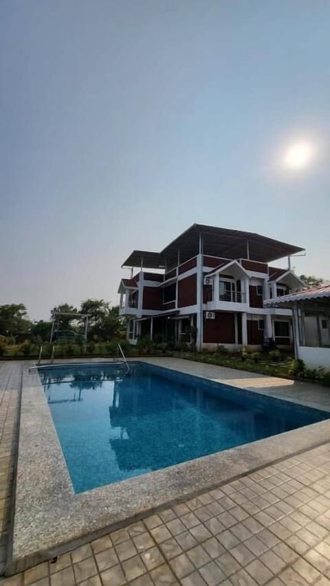 2 indoor pools, 2 outdoor pools