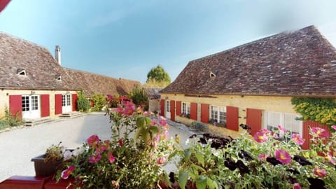 Le-Domaine-des-Fargues-Le-Puisatier-vue-1024x576