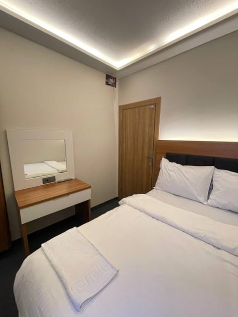 Double Room | Desk, laptop workspace, free WiFi