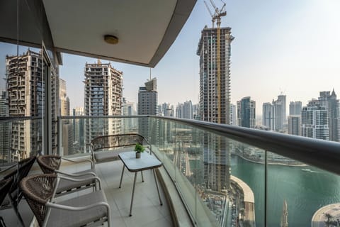 Signature Apartment, 4 Bedrooms, Kitchen, Beach View | Lake view