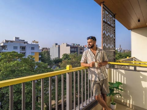 Bed in 6 Bed Mixed Dormitory with Balcony and City View | Terrace/patio