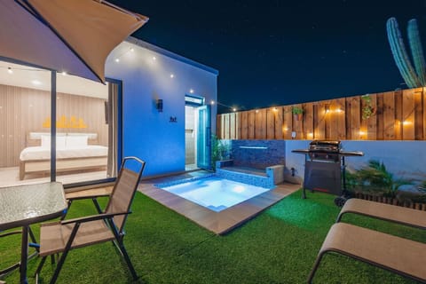 Luxury property with private hot tub and plunge pool