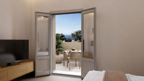 Sunset Glow Suite | In-room safe, desk, iron/ironing board, free WiFi