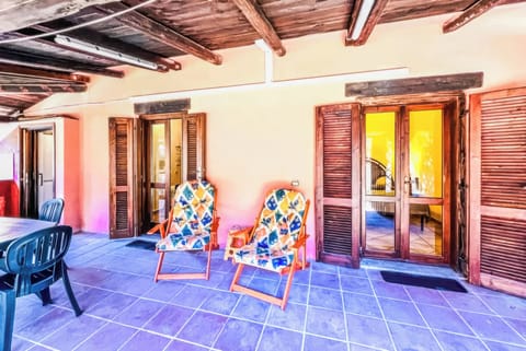 Apartment | Outdoor dining
