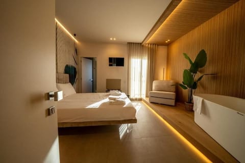 Superior Double Room, Balcony, City View | In-room safe, blackout drapes, free WiFi