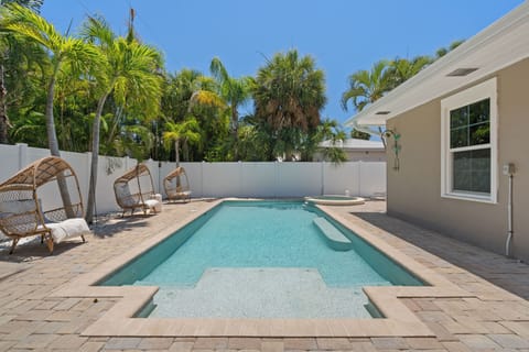Private Heated Pool & Spa