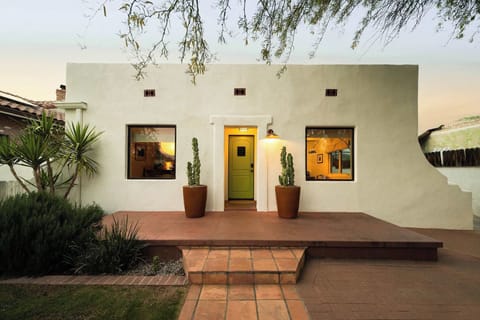 Your Perfect Getaway Awaits – Welcome to your home away from home! The front view captures the charm and comfort of this inviting property.