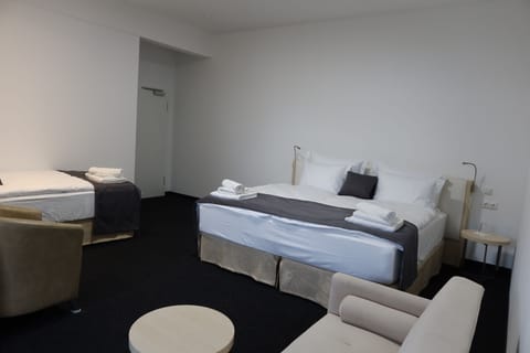 Family Triple Room | Free WiFi, bed sheets