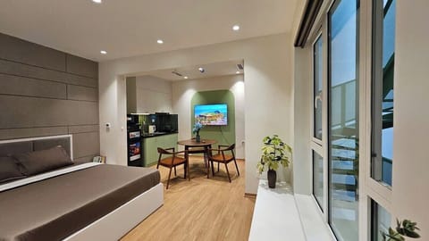 Deluxe Studio, Garden View | Interior
