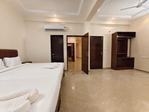 Family Studio Suite | Free WiFi, bed sheets