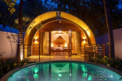Jungloo at Templation | Minibar (free items), in-room safe, laptop workspace, blackout drapes