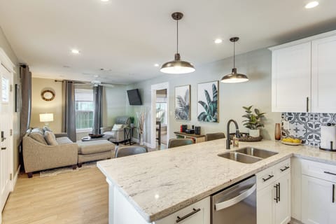 House (2 Bedrooms) | Interior