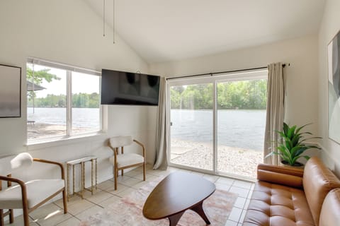House (2 Bedrooms) | Front of property