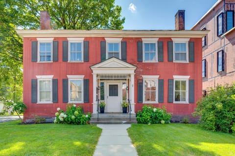Apartment (3 Bedrooms) | Front of property