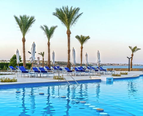 3 outdoor pools