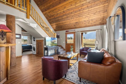 Cabin, Multiple Beds, Patio (Glacier River #3) | Living area